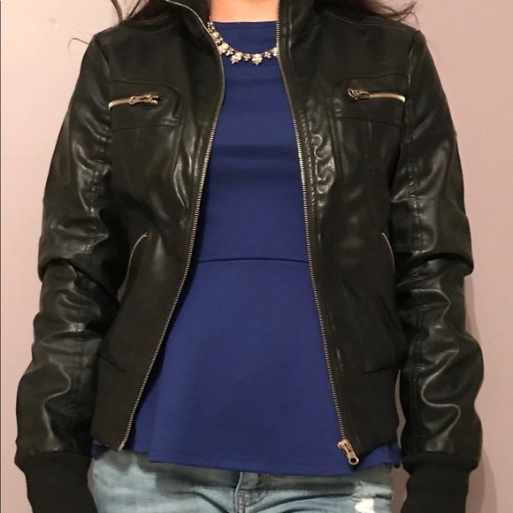 Leather jacket - Picture 2 of 4